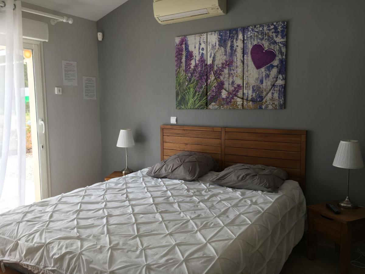 Les Lavandes Bed and Breakfast Alleins Buitenkant foto